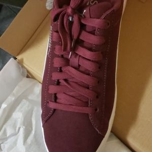 Puma shoes practically new